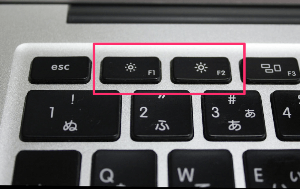 Mac ディスプレイの明るさ 輝度 を調節する方法 Pc設定のカルマ